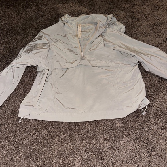 The group babaton zip up - Picture 2 of 4